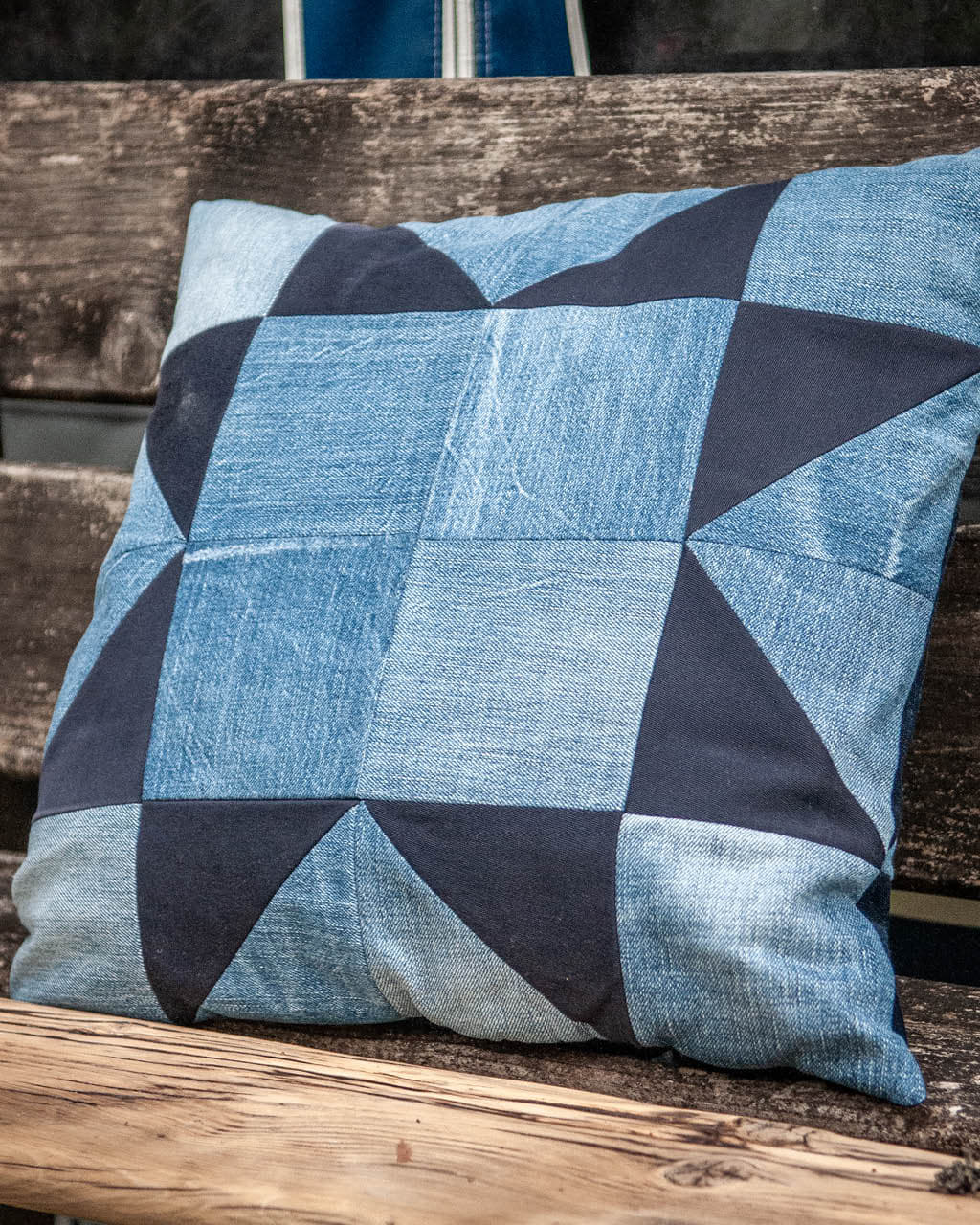 Denim pillow Sawtooth Star
